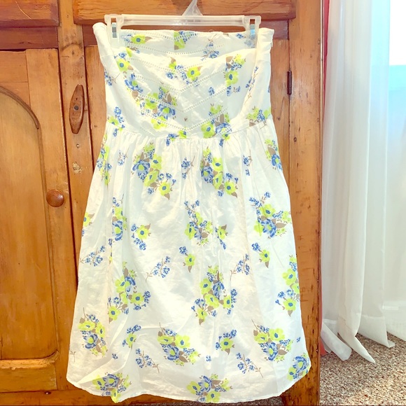 Old Navy Dresses & Skirts - Old Navy strapless summer dress size 4